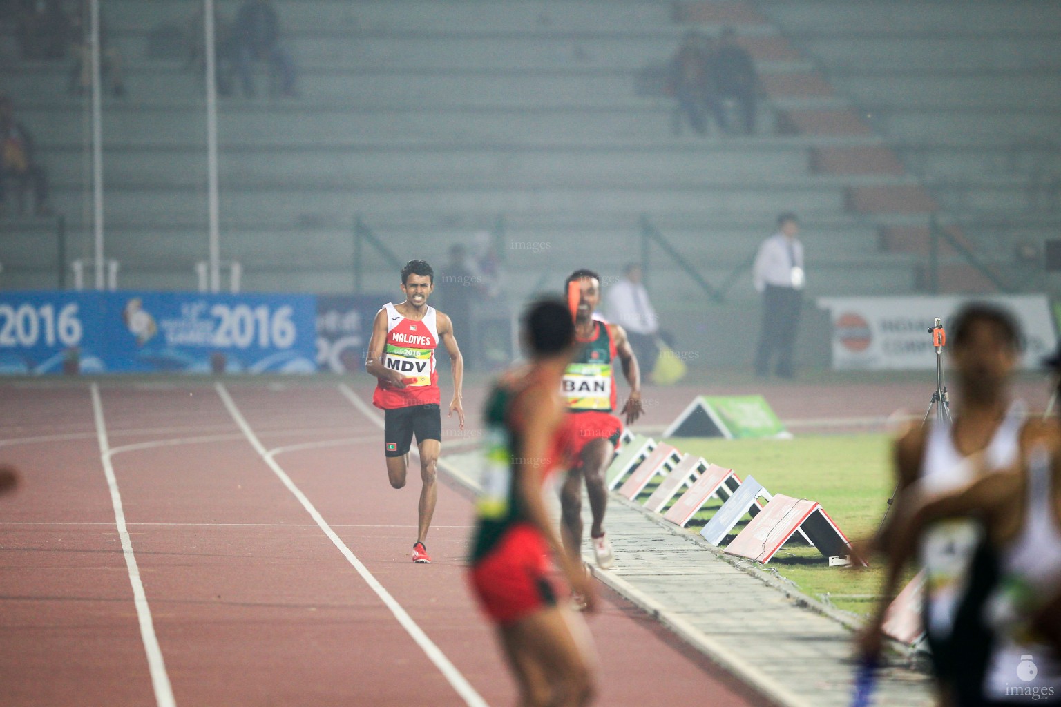 Maldivian athletes compete in the 400m finals in the South Asian Games in Guwahati, India, Thursday, February. 11, 2016. (Images.mv Photo/ Mohamed Ahsan).