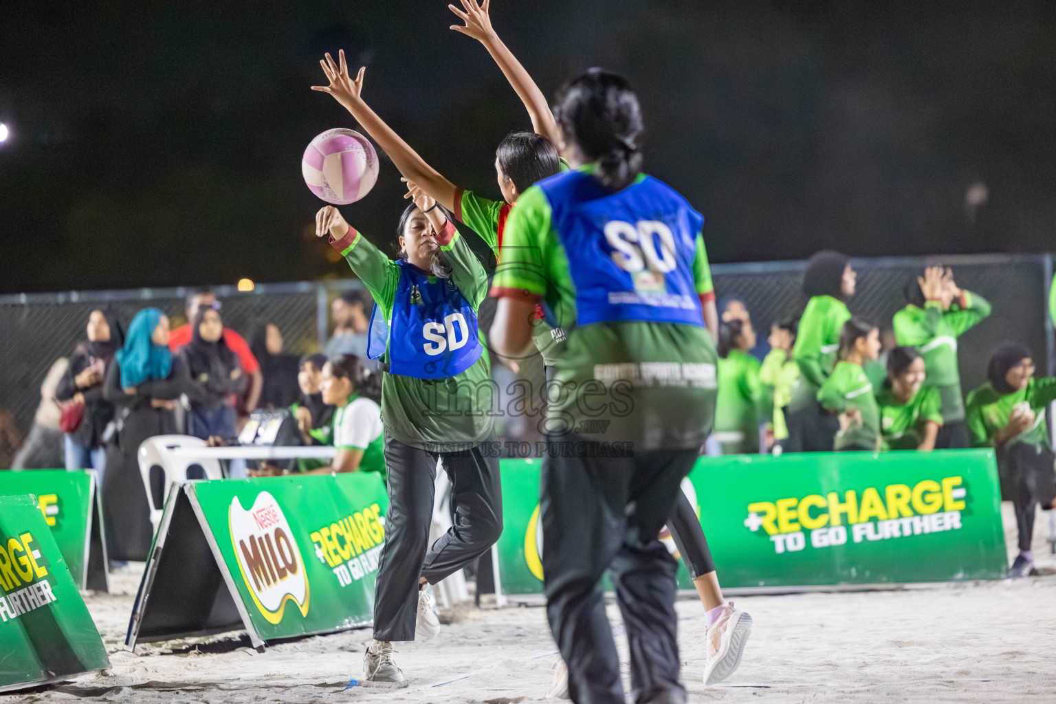 Day 1 of MILO Netball Fest 2025 was held in Cental Park, Hulhumale', Maldives on Thursday, 20th November 2025. 

Photos: Hassan Simah / images.mv