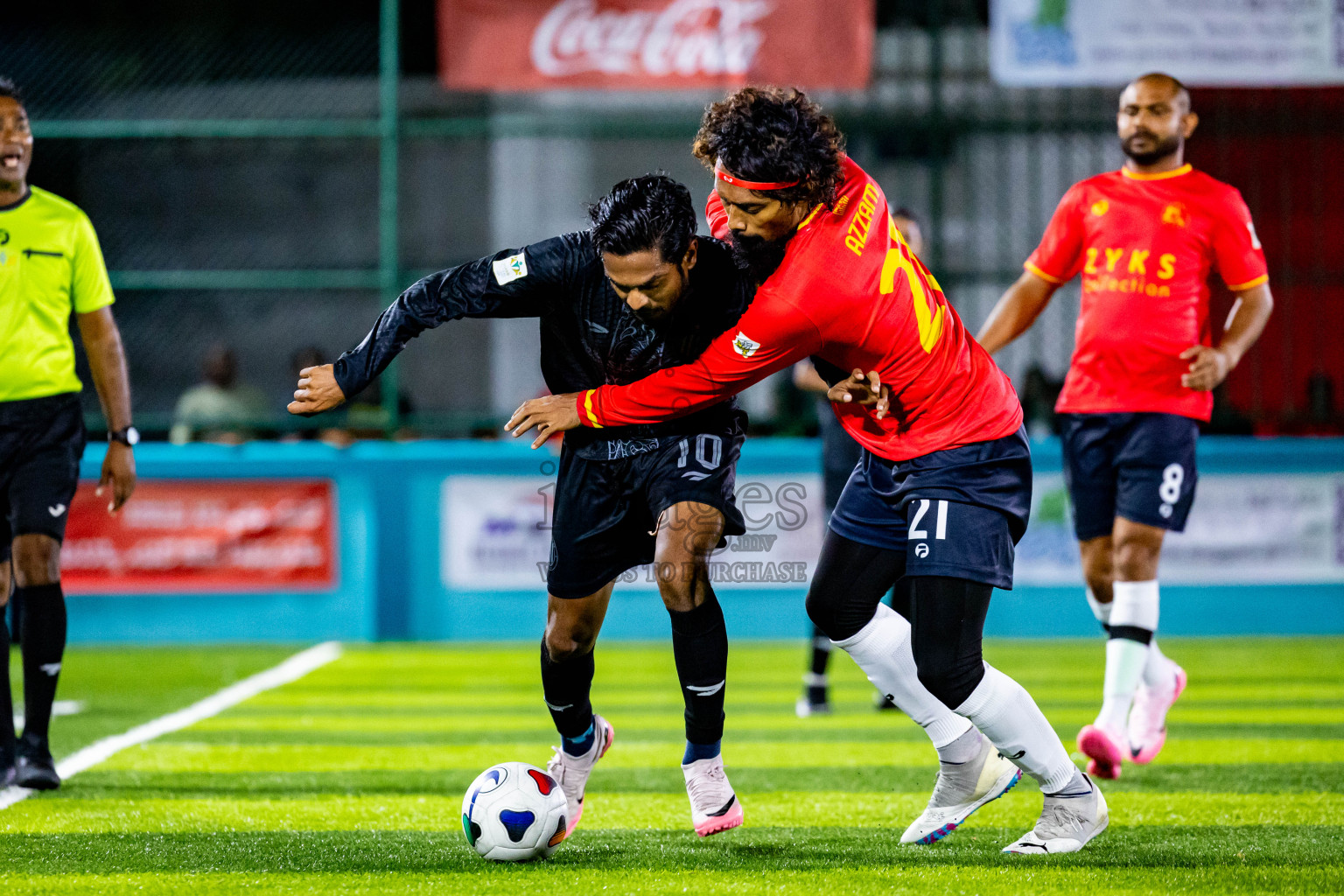 Dee Cee Jay vs Kovigoani in Semi Final of Laamehi Dhiggaru Ekuveri Futsal Challenge 2024 was held on Monday, 29th July 2024, at Dhiggaru Futsal Ground, Dhiggaru, Maldives Photos: Nausham Waheed / images.mv