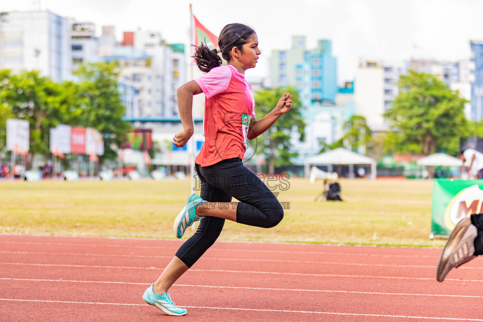 Day 3 of Inter-school Athletics Championship 2025 held in Ekuveni Synthetic Track, Male', Maldives on Wednesday, 08th October 2025. Photos by: Areef Adam  / Images.mv