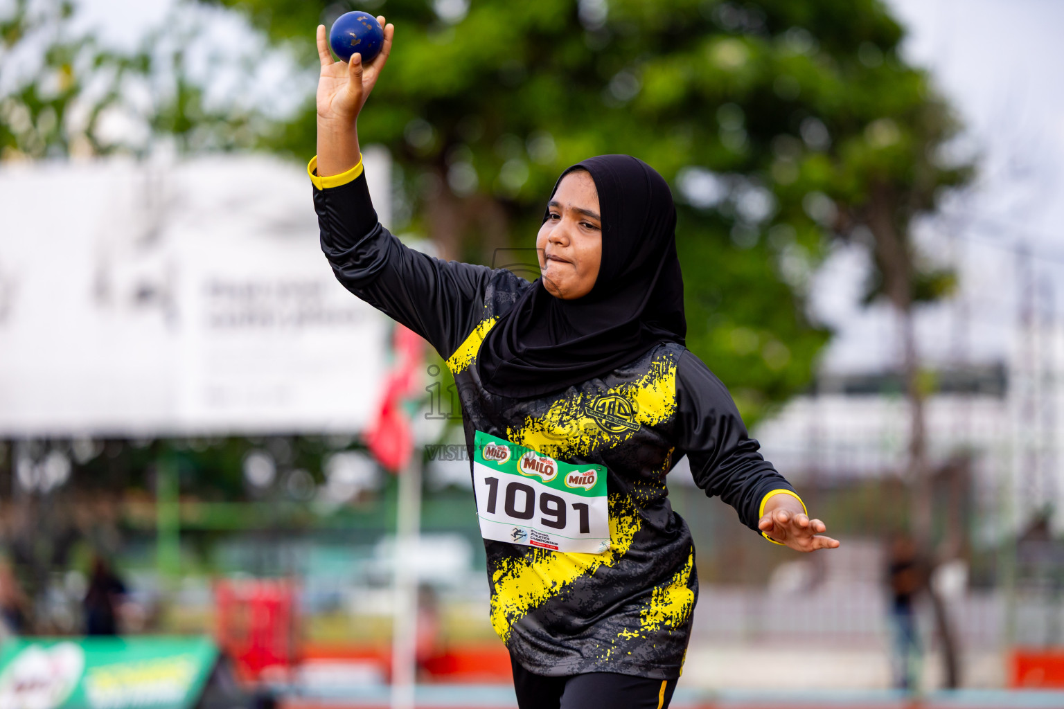 Day 4 of Inter-school Athletics Championship 2025 held in Ekuveni Synthetic Track, Male', Maldives on Thursday, 09th October 2025. Photos by: Nausham Waheed / Images.mv