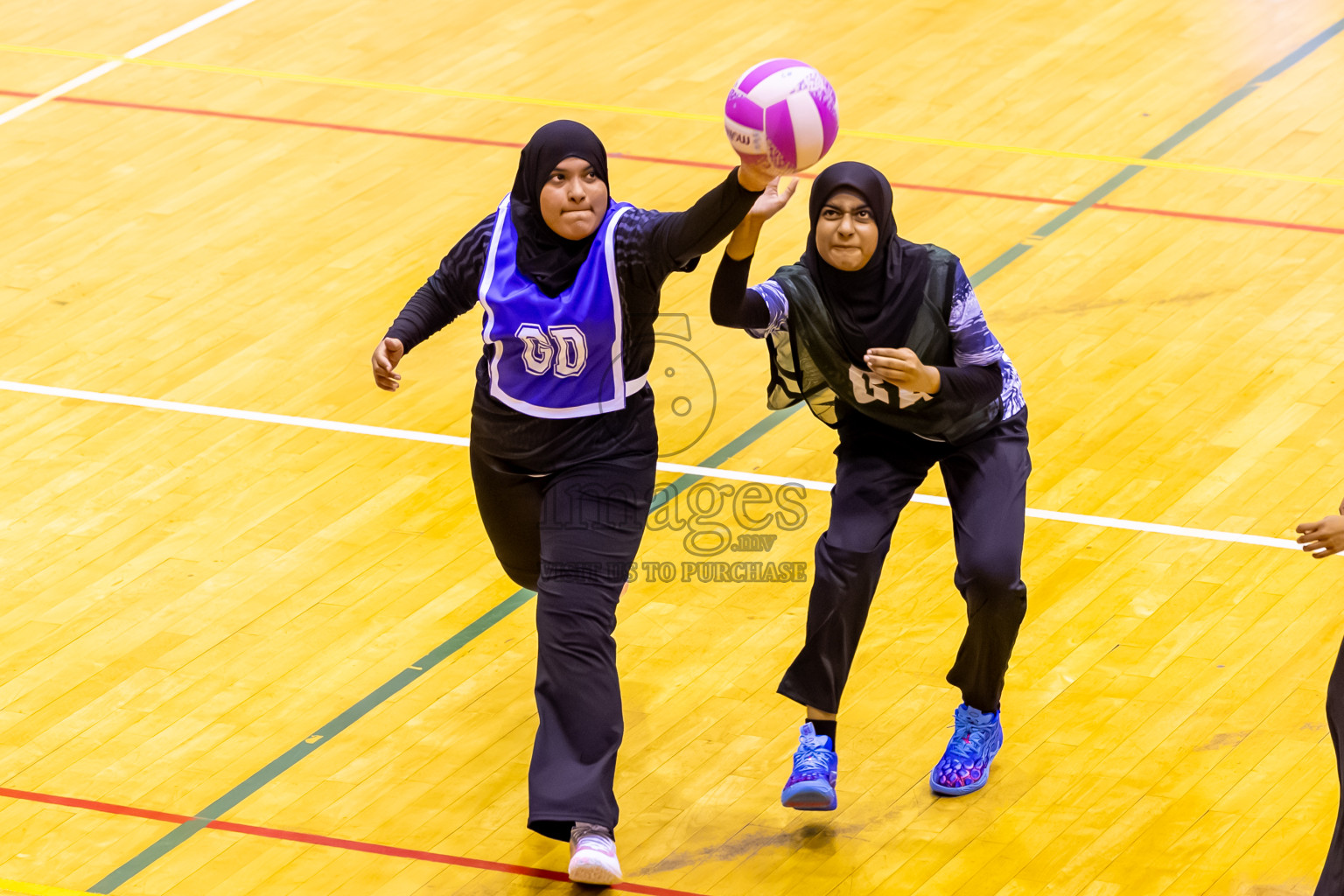 SC Skylark vs SC Shining Star in Day 7 of 24th Milo Netball Association Championship was held in Social Center at Male', Maldives on Sunday, 7th September 2025. Photos: Nausham Waheed / images.mv
