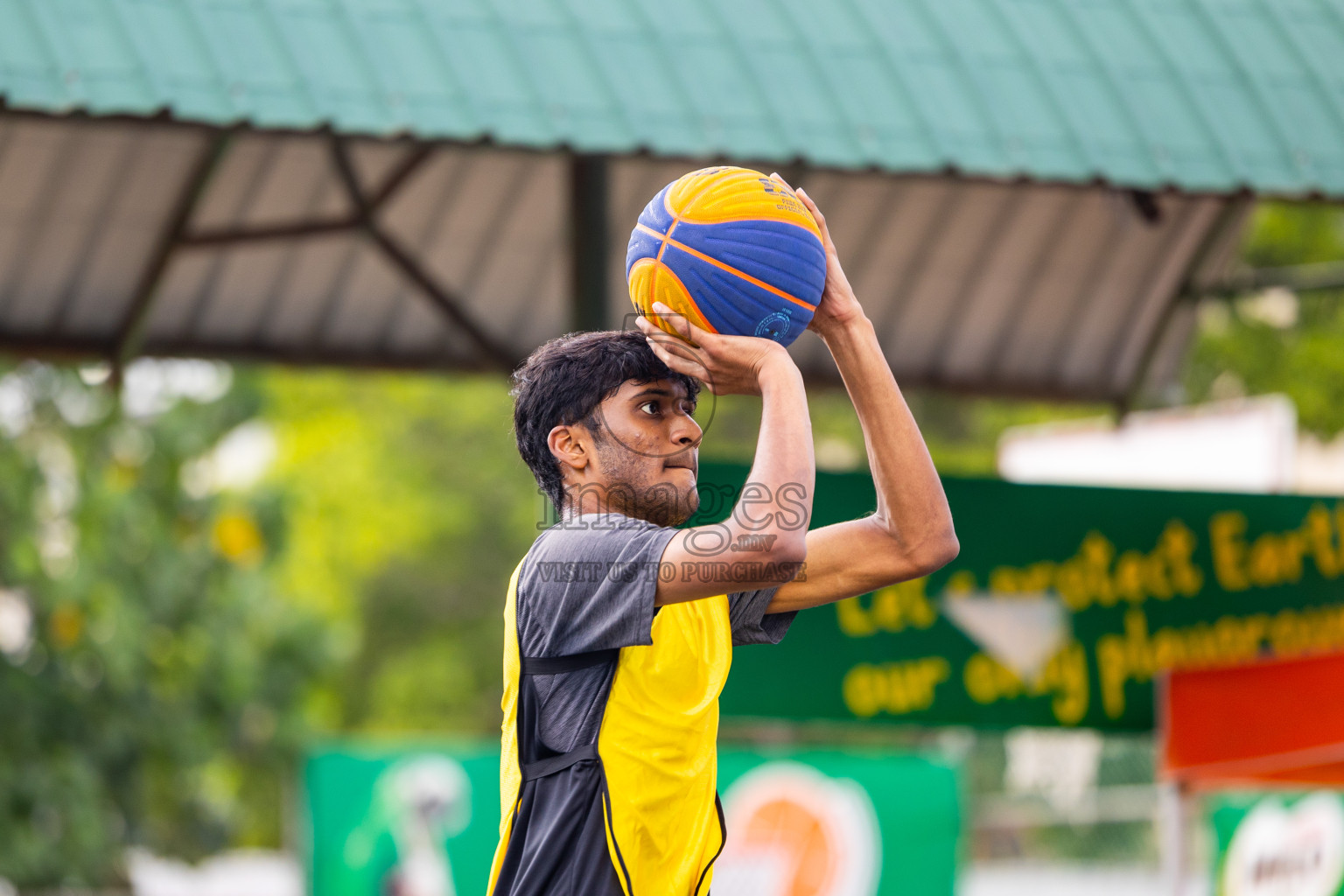 Day 5 of MILO Ramadan 3x3 Challenge 2024 was held in Ekuveni Outdoor Basketball Court at Male', Maldives on Saturday, 16th March 2024.
Photos: Mohamed Mahfooz Moosa / images.mv