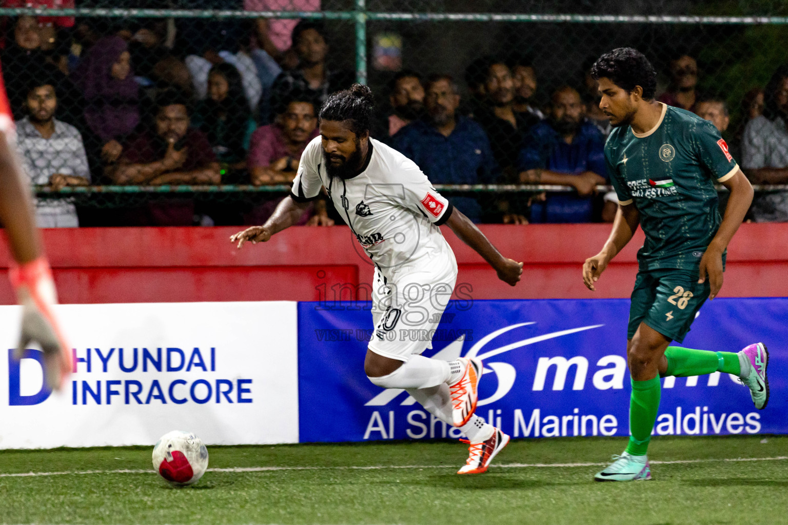 HDh.Nolhivaranfaru VS HDh.Neykurendhoo in Day 6 of Golden Futsal Challenge 2024 was held on Saturday, 20th January 2024, in Hulhumale', Maldives 
Photos: Hassan Simah / images.mv