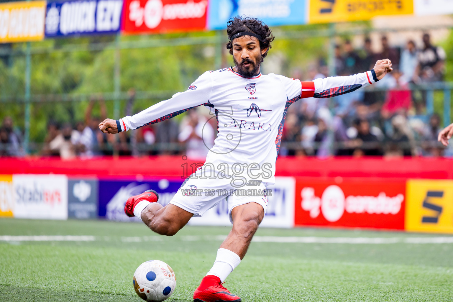 R Meedhoo VS R Inguraidhoo in Day 6 of Golden Futsal Challenge 2025 on Friday, 6th January 2025, in Hulhumale', Maldives Photos: Nausham Waheed / images.mv