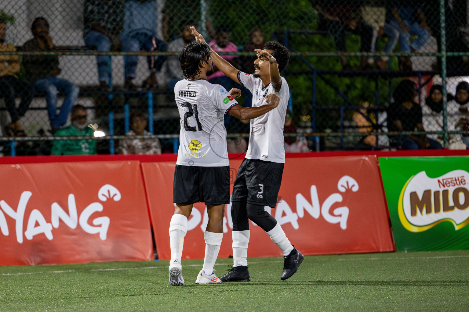 DHAAKHILY CLUB vs KULHIVARU VUZARA CLUB in Club Maldives Classic 2024 held in Rehendi Futsal Ground, Hulhumale', Maldives on Thursday, 12th September 2024. 
Photos: Hassan Simah / images.mv