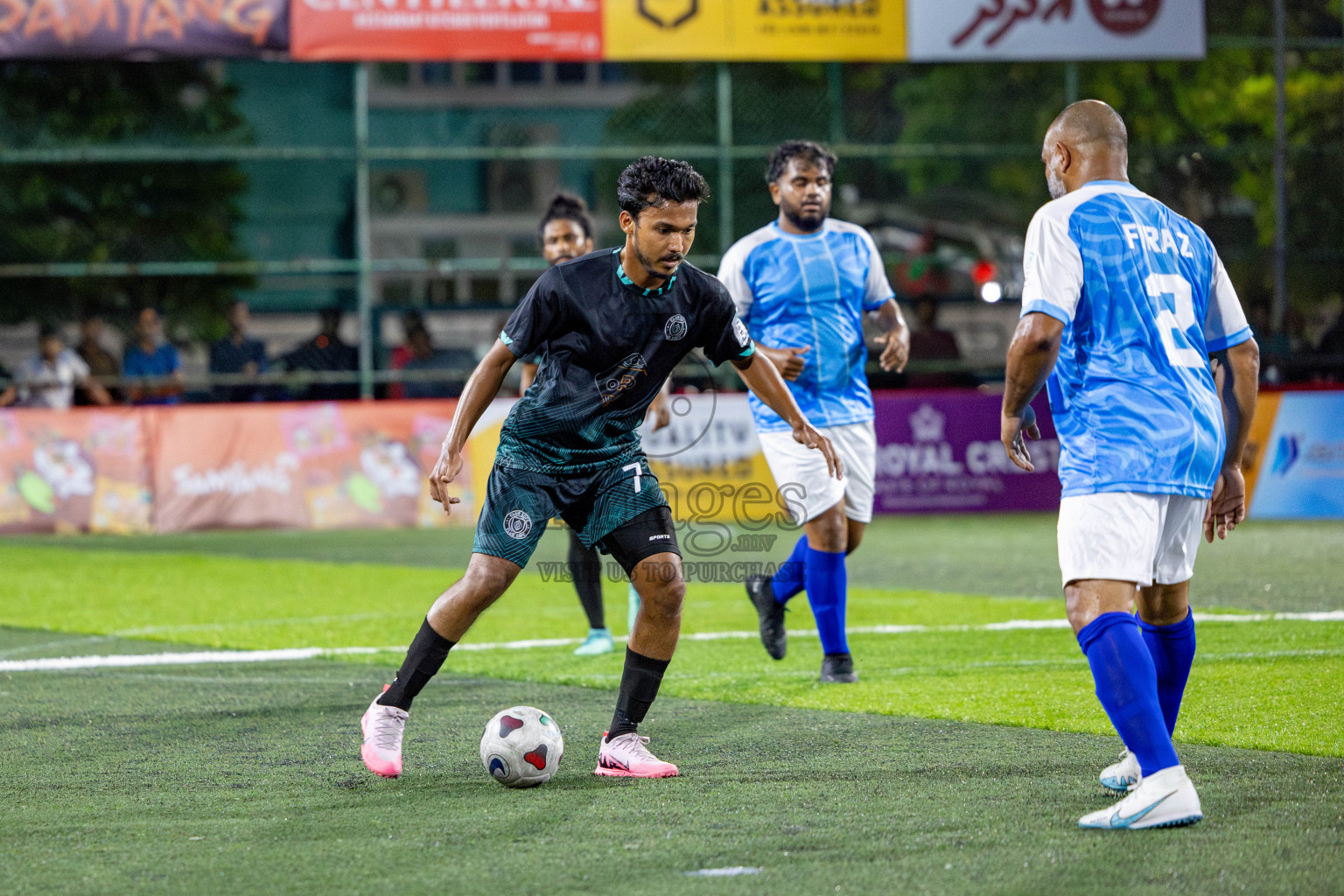 KHAARIJEE VS SDFC in Club Maldives Classic 2024 held in Rehendi Futsal Ground, Hulhumale', Maldives on Friday, 6th September 2024. 
Photos: Hassan Simah / images.mv