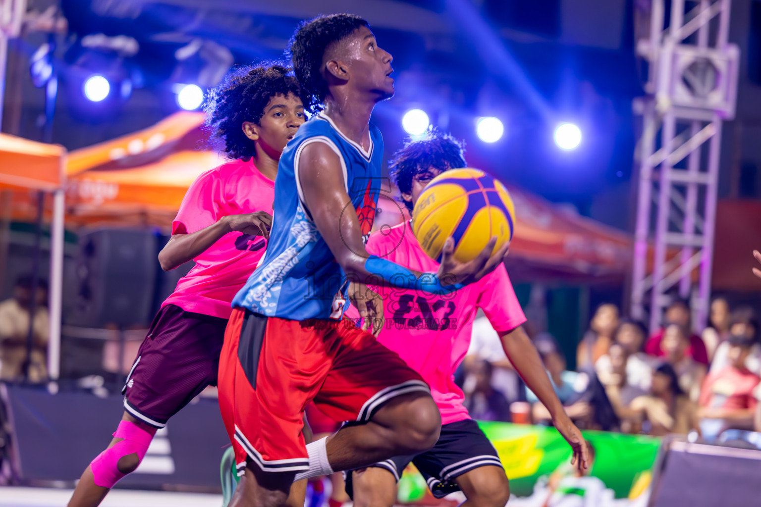 Final Day of MILO Ramadan 3x3 Challenge 2024 was held in Ekuveni Outdoor Basketball Court at Male', Maldives on Tuesday, 19th March 2024.
Photos: Ismail Thoriq / images.mv