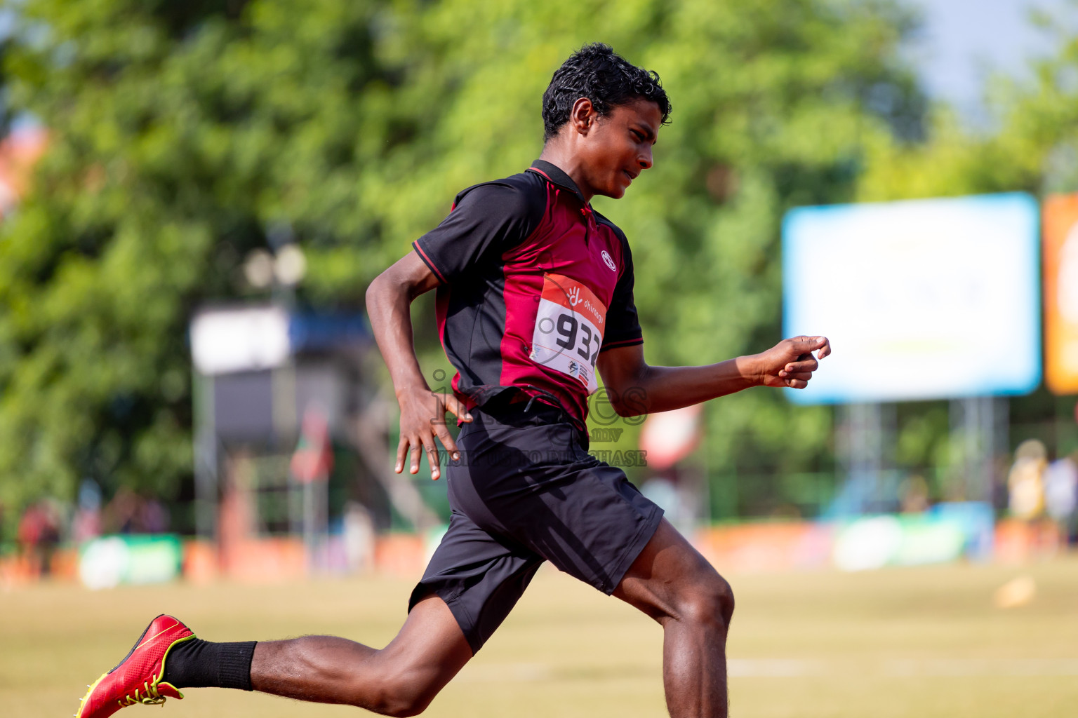 Day 4 of Inter-school Athletics Championship 2025 held in Ekuveni Synthetic Track, Male', Maldives on Thursday, 09th October 2025. Photos by: Nausham Waheed / Images.mv
