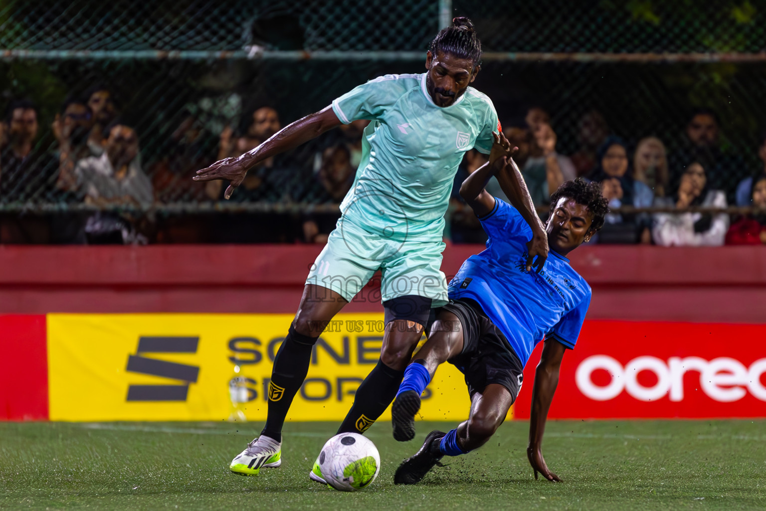 B Kendhoo vs B Thulhaadhoo in Day 21 of Golden Futsal Challenge 2024 was held on Sunday , 4th February 2024 in Hulhumale', Maldives
Photos: Ismail Thoriq / images.mv