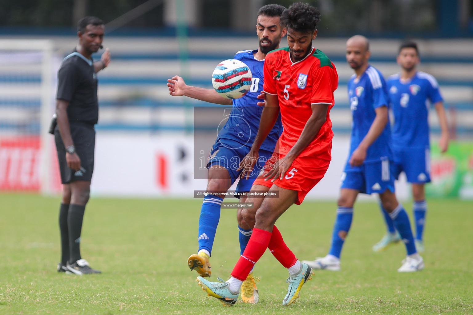 Kuwait vs Bangladesh in the Semi-final of SAFF Championship 2023 held in Sree Kanteerava Stadium, Bengaluru, India, on Saturday, 1st July 2023. Photos: Nausham Waheed, Hassan Simah / images.mv