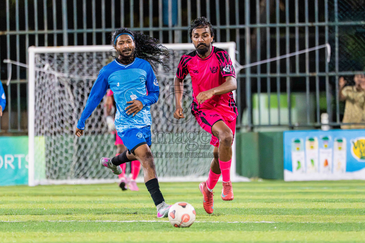 Goalhians VS Foemathi in Day 4 - Fonadhoo Youth Futsal Challenge 2025 held in Fonadhoo Futsal Stadium, L. Fonadhoo, Maldives on Wednesday, 29th October 2025 Photos: Arif Rasheed / images.mv