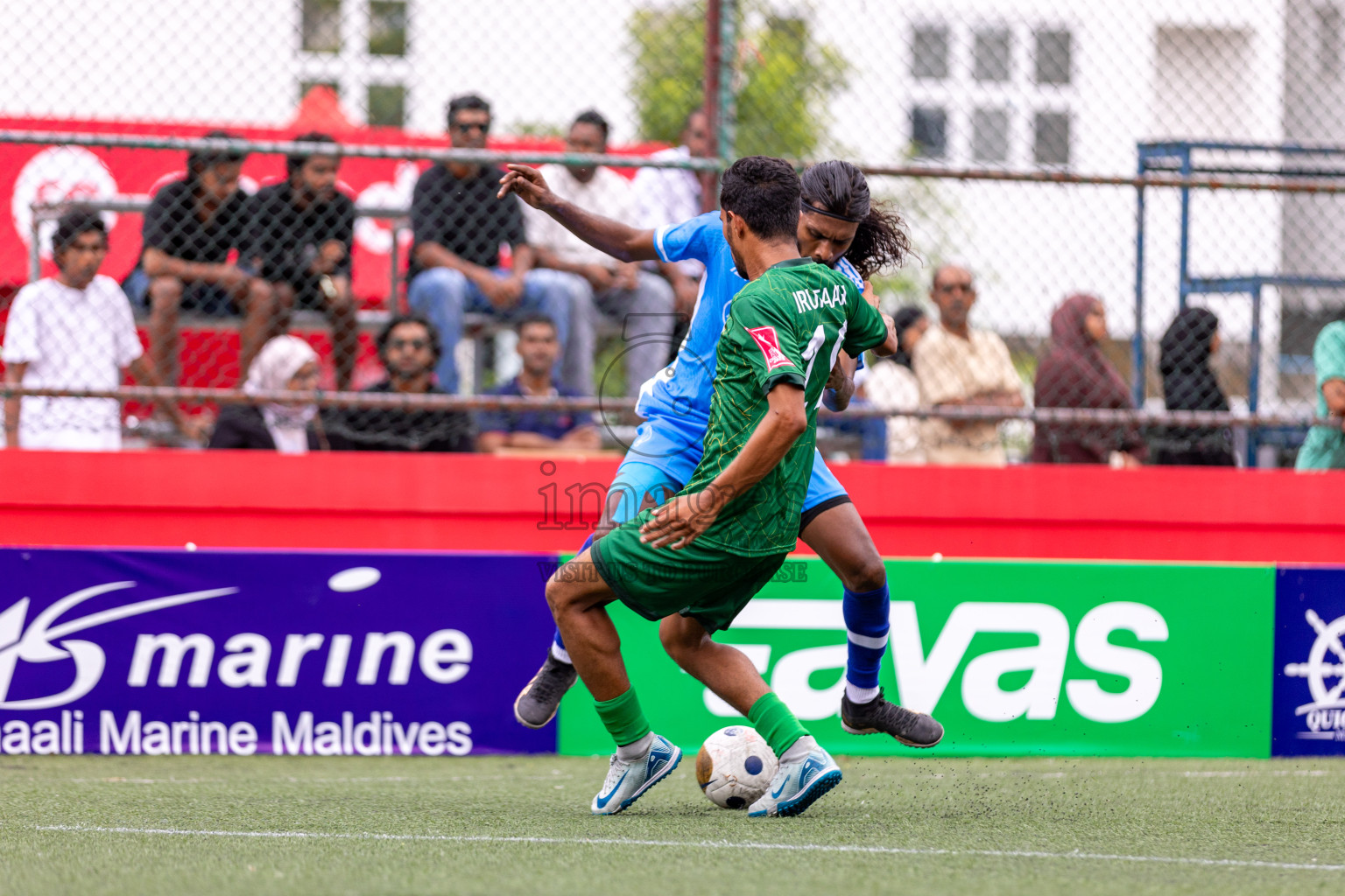 R Maduvvari VS R Alifushi in Day 6 of Golden Futsal Challenge 2025 on Friday, 6th January 2025, in Hulhumale', Maldives 
Photos: Hassan Simah / images.mv