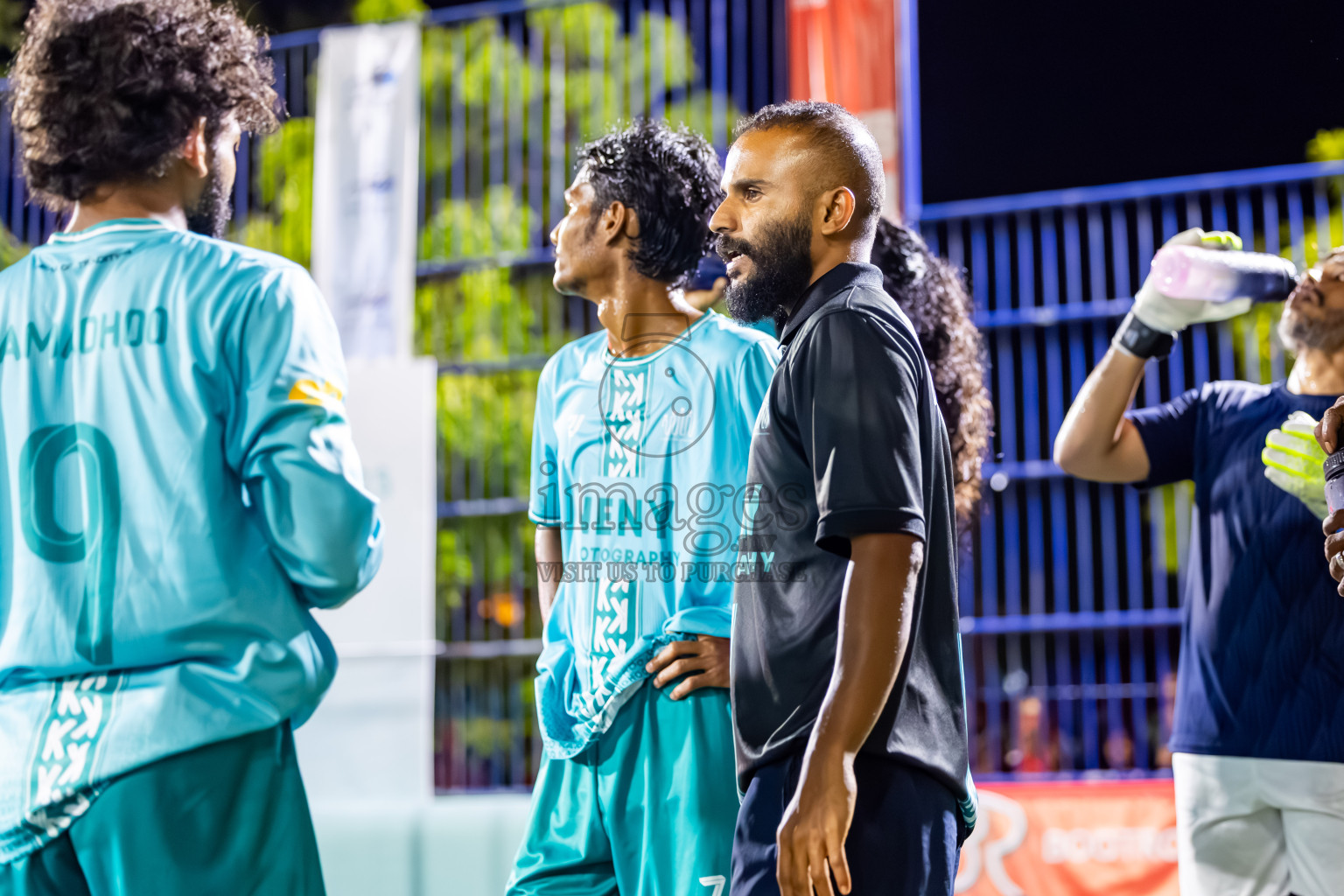 Hithaadhoo vs Kamadhoo in Quater Finals of Better in Baa Futsal Fiesta 2025 Men's division held in B. Eydhafushi, Maldives on Thursday, 13th November 2025. Photos: Nausham Waheed / images.mv
