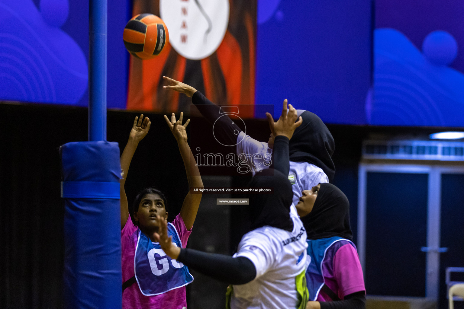 Sports Club Shining Star vs Club Green Streets in the Milo National Netball Tournament 2022 on 17 July 2022, held in Social Center, Male', Maldives. Photographer: Hassan Simah / Images.mv