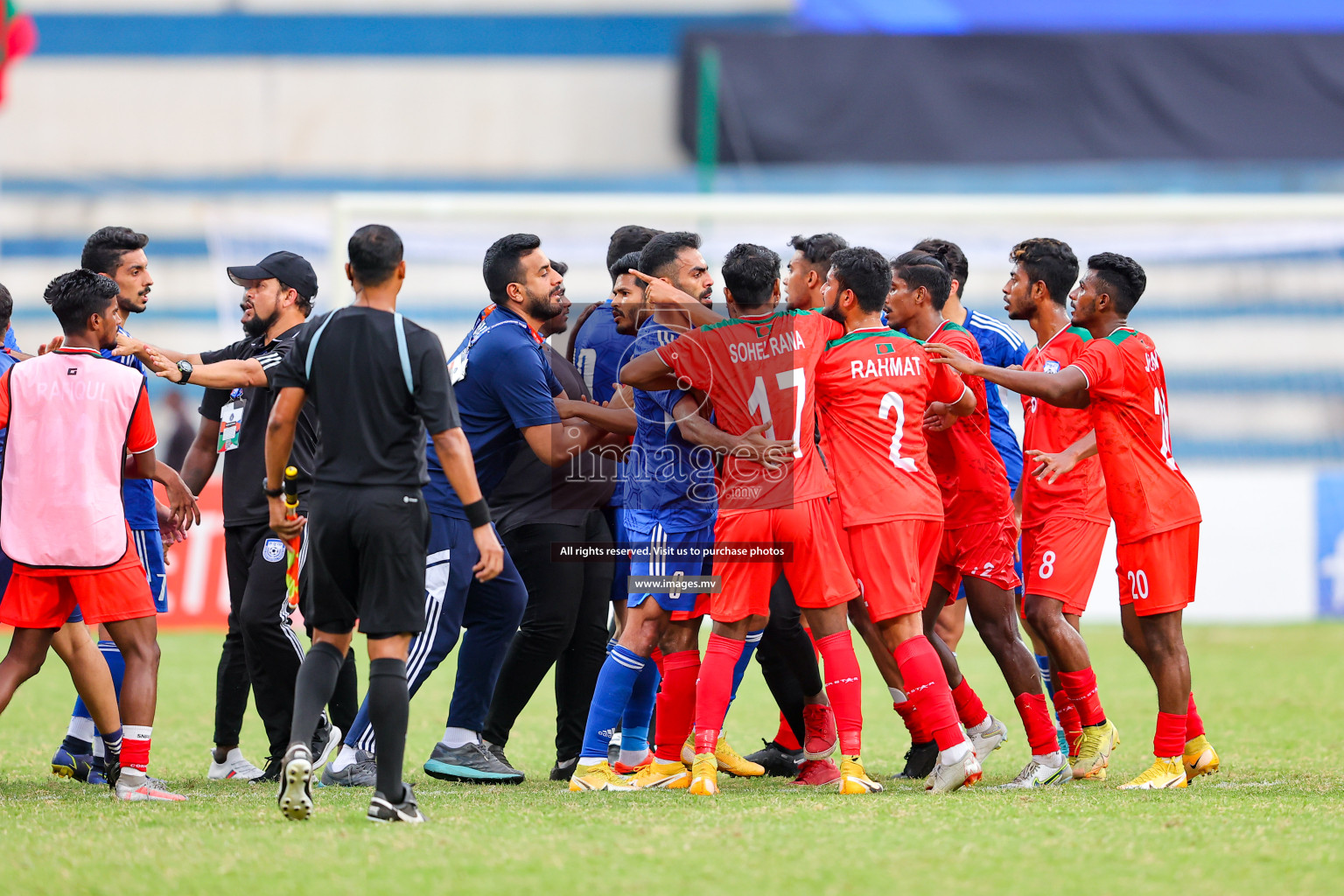 Kuwait vs Bangladesh in the Semi-final of SAFF Championship 2023 held in Sree Kanteerava Stadium, Bengaluru, India, on Saturday, 1st July 2023. Photos: Nausham Waheed, Hassan Simah / images.mv