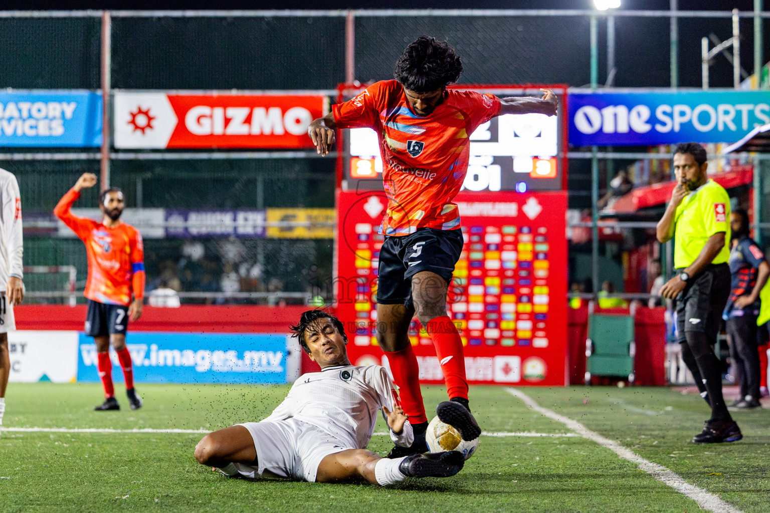 SH Kanditheemu vs R Dhuvaafaru in Zone round Day 27 of Golden Futsal Challenge 2025 was held on Friday , 31st January 2025, in Hulhumale', Maldives. Photos: Nausham Waheed / images.mv