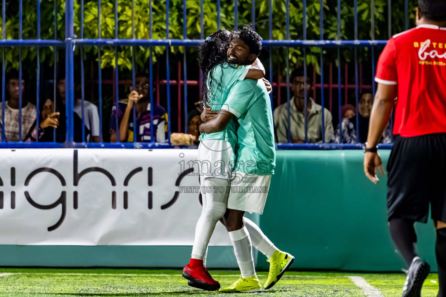Dhonfan vs Kihaadhoo in Day 6 of Better in Baa Futsal Fiesta 2025 Men's division held in B. Eydhafushi, Maldives on Monday, 10th November 2025. Photos: Nausham Waheed / images.mv