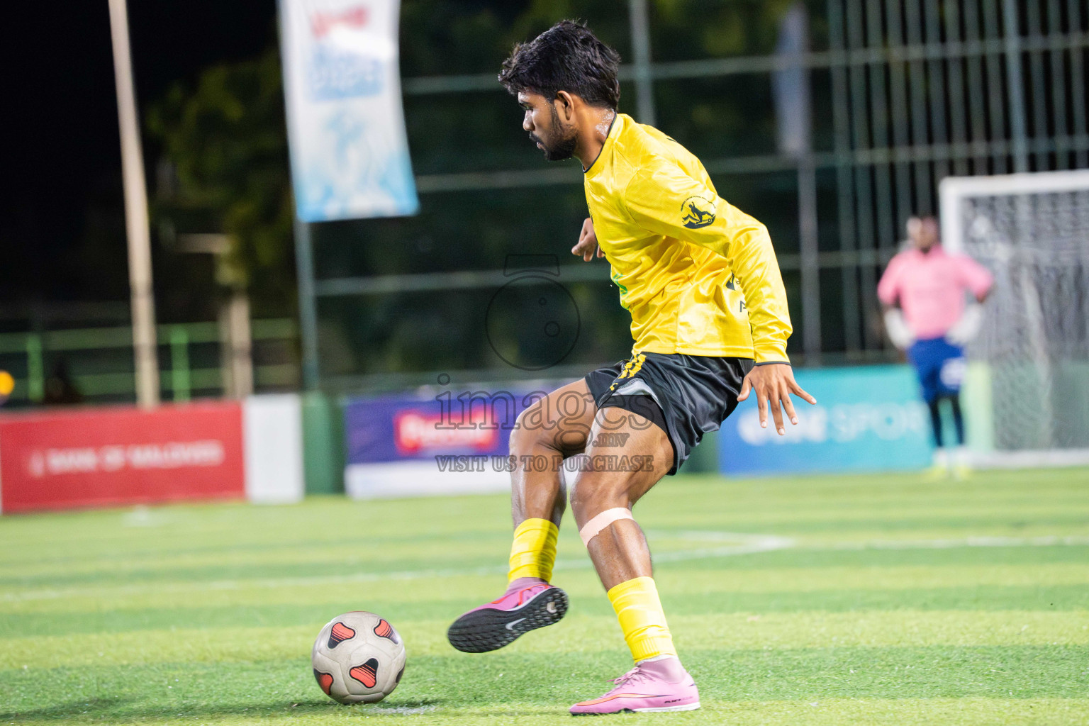Foemathi JR VS Kanmathi SC in Day 3 - Fonadhoo Youth Futsal Challenge 2025 held in Fonadhoo Futsal Stadium, L. Fonadhoo, Maldives on Tuesdat, 28th October 2025 Photos: Arif Rasheed / images.mv