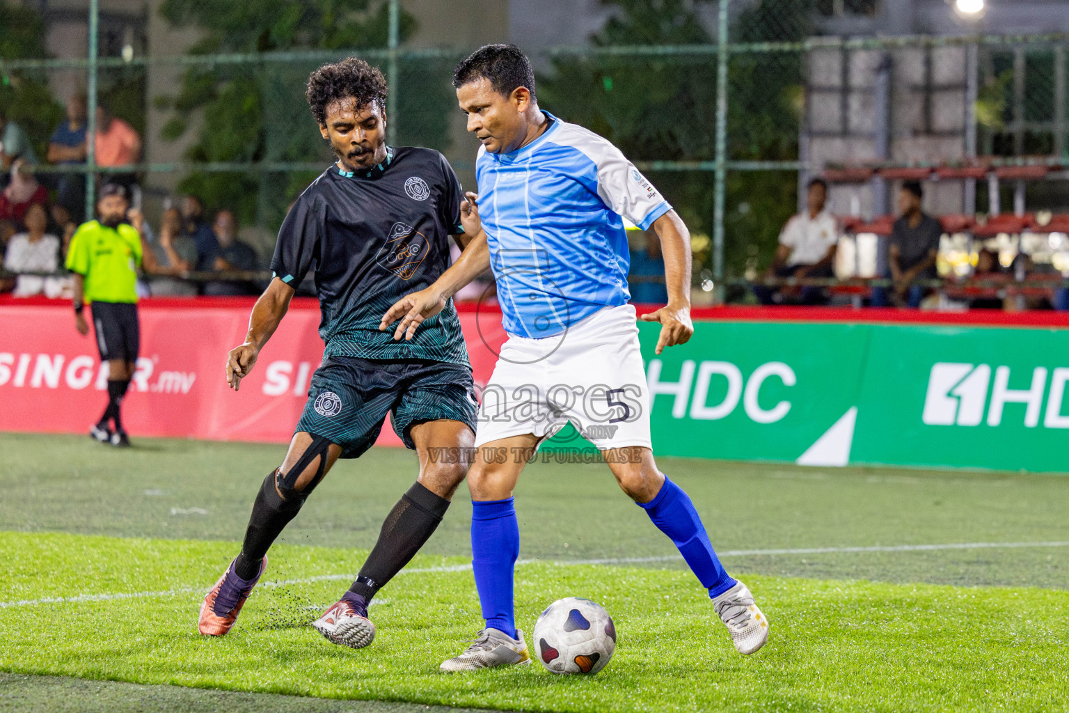 KHAARIJEE VS SDFC in Club Maldives Classic 2024 held in Rehendi Futsal Ground, Hulhumale', Maldives on Friday, 6th September 2024. 
Photos: Hassan Simah / images.mv