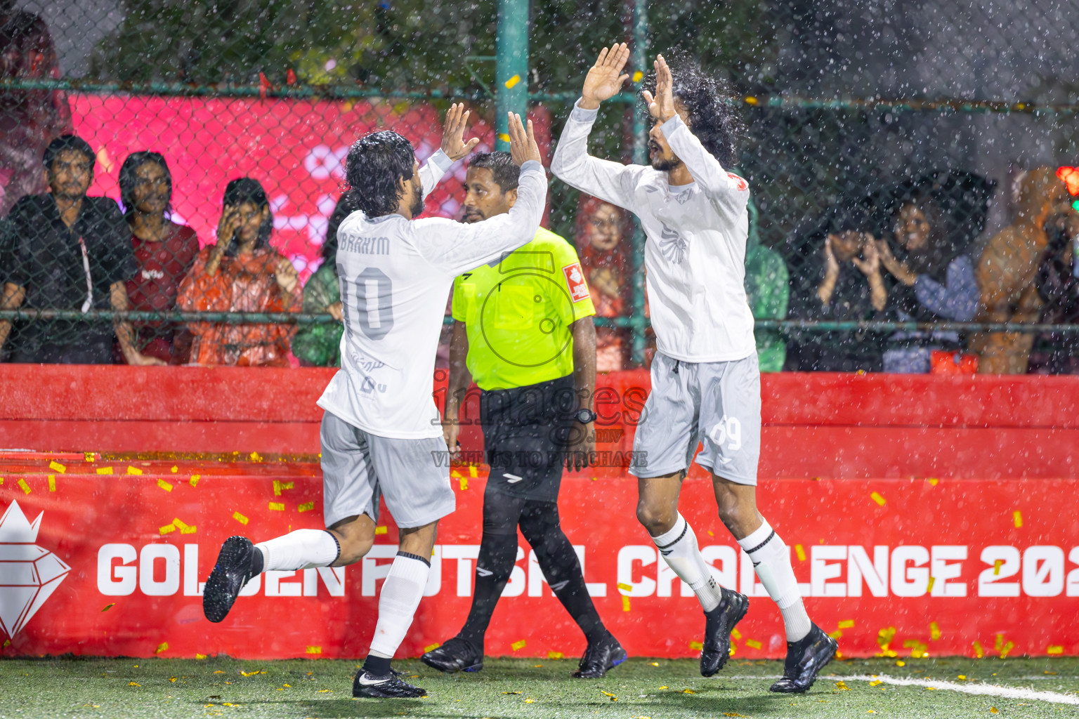 Lh Naifaru vs Lh Kurendhoo on Day 22 of Golden Futsal Challenge 2025 was held on Sunday , 26th January 2025, in Hulhumale', Maldives.
Photos: Ismail Thoriq / images.mv