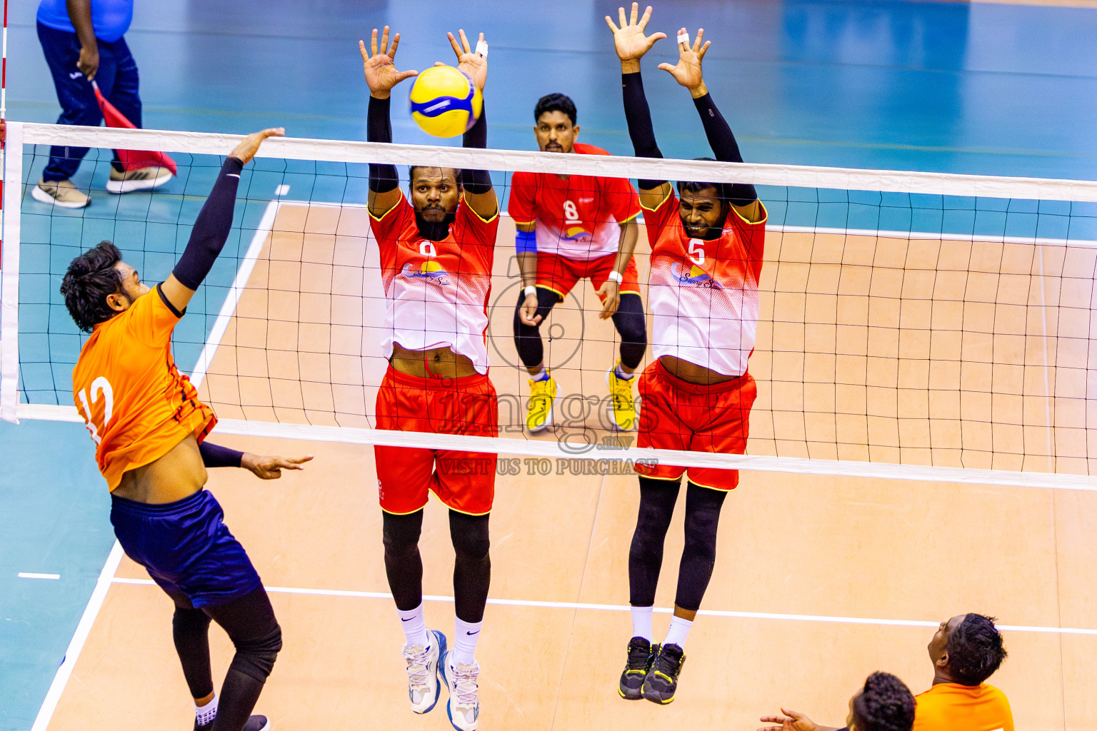 Day 1 of MILO VAM Cup 2024 Men's Division was held in Social Center Indoor Hall on Monday, 28th October 2024. Photos: Nausham Waheed / images.mv