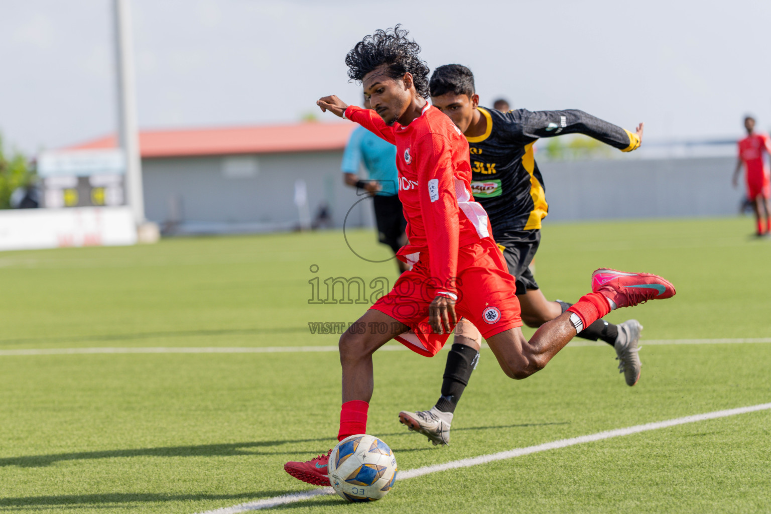CC Sports Club VS Aajeelakah Eydhafushi FA in Day 6 of Eydhafushi Cup 2025 held in Eydhafushi Football Stadium at B. Eydhafushi, Maldives on Wednesday, 10th September 2025. Photos: Arif Rasheed / images.mv