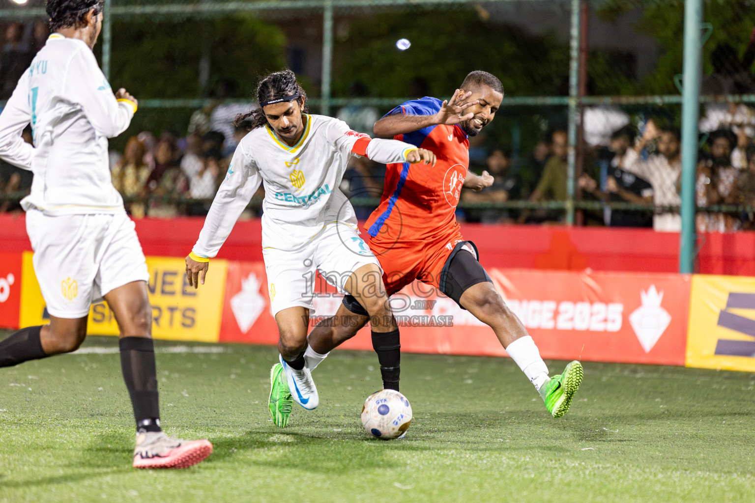 S Maradhoo vs S Meedhoo in Day 12 of Golden Futsal Challenge 2025 was held on Thursday, 16th January 2025, in Hulhumale', Maldives.
Photos: Hassan Simah / images.mv