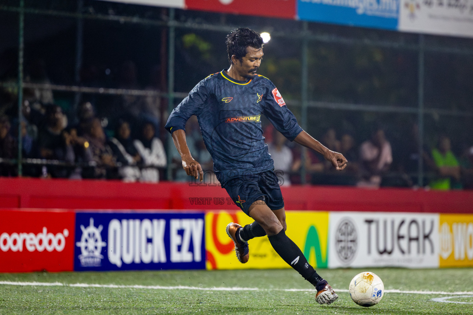 B Thulhaadhoo vs B Fehendhoo in Day 18 of Golden Futsal Challenge 2025 was held on Wednesday, 22nd January 2025, in Hulhumale', Maldives. Photos: Nausham Waheed / images.mv