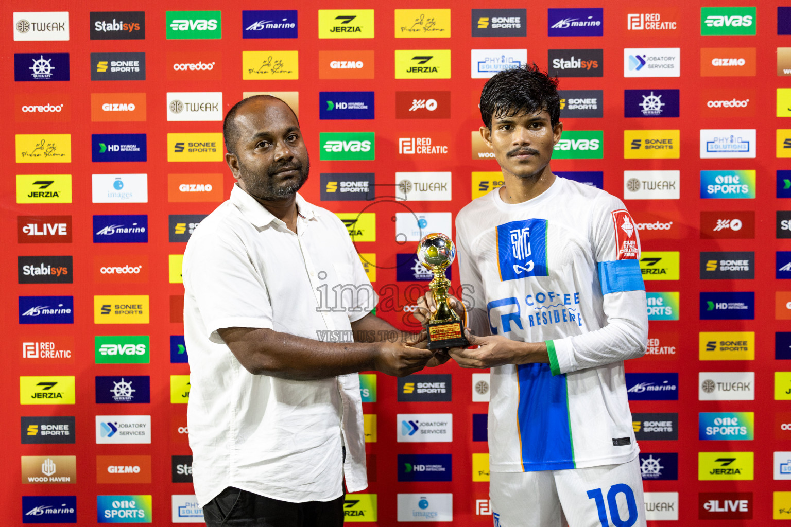 S Hithadhoo VS S MaradhooFeydhoo Atoll Round Semi-Final on Day 20 of Golden Futsal Challenge 2025 was held on Friday, 24 January 2025, in Hulhumale', Maldives. 
Photos: Hassan Simah / images.mv