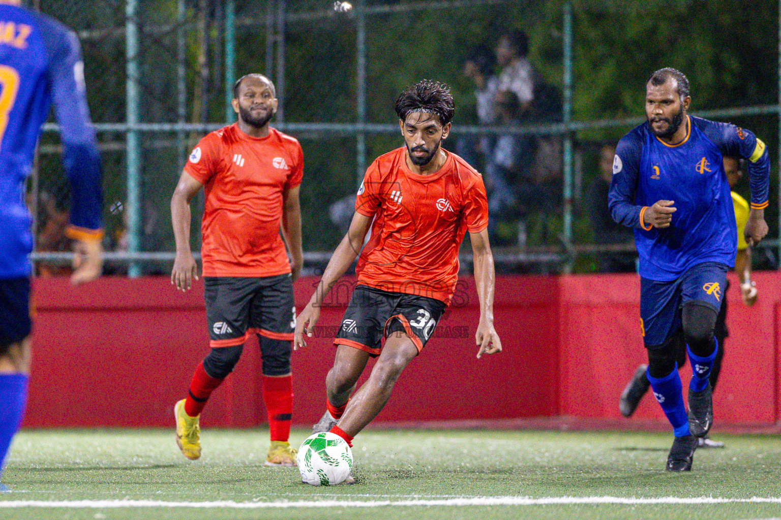 Customs RC vs Club Aasandha in Day 1 of Office League 2025 was held on Wednesday, 16th April 2025 in Hulhumale', Maldives.
Photos: Ismail Thoriq / images.mv