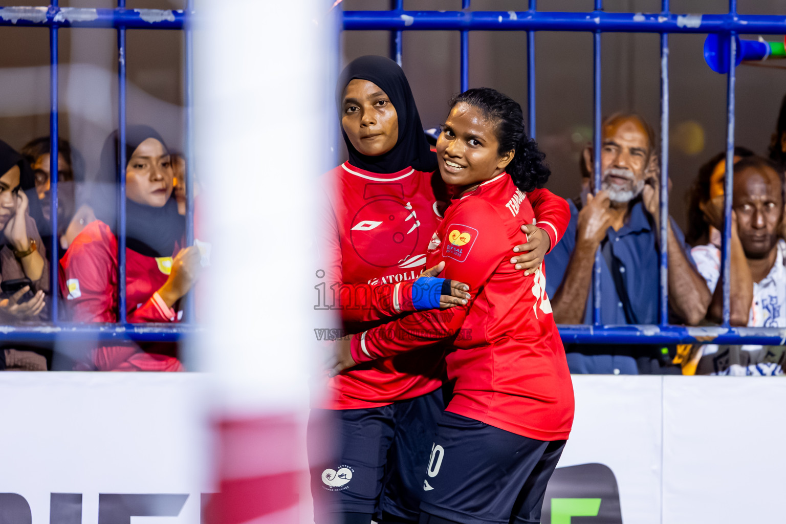 Goidhoo vs Dhonfan in the finals of Better in Baa Futsal Fiesta 2025 woman's division held in B. Eydhafushi, Maldives on Monday, 17th November 2025. Photos: Nausham Waheed / images.mv