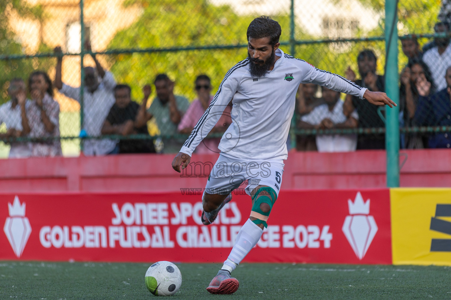 GA Dhaandhoo vs GA Maamendhoo in Day 5 of Golden Futsal Challenge 2024 was held on Friday, 19th January 2024, in Hulhumale', Maldives Photos: Mohamed Mahfooz Moosa / images.mv