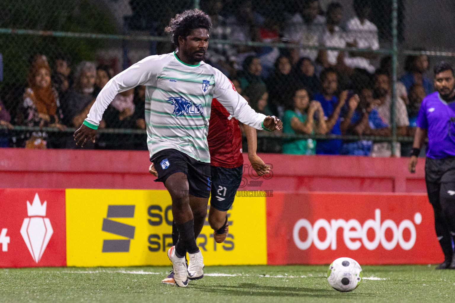 HDh Nolhivaran vs HDh Kumundhoo in Day 6 of Golden Futsal Challenge 2024 was held on Saturday, 20th January 2024, in Hulhumale', Maldives
Photos: Ismail Thoriq / images.mv