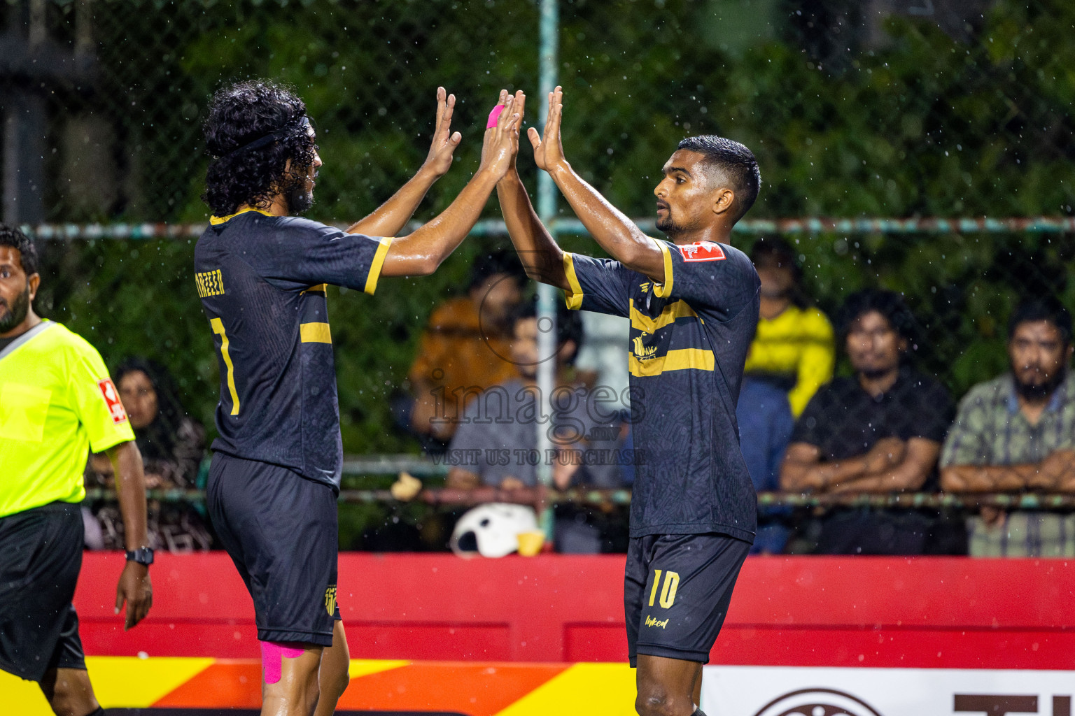 HA Utheem VS HA Ihavandhoo in Day 9 of Golden Futsal Challenge 2025 was held on Monday, 13th January 2025, in Hulhumale', Maldives Photos: Nausham Waheed , Ismail Thoriq / images.mv