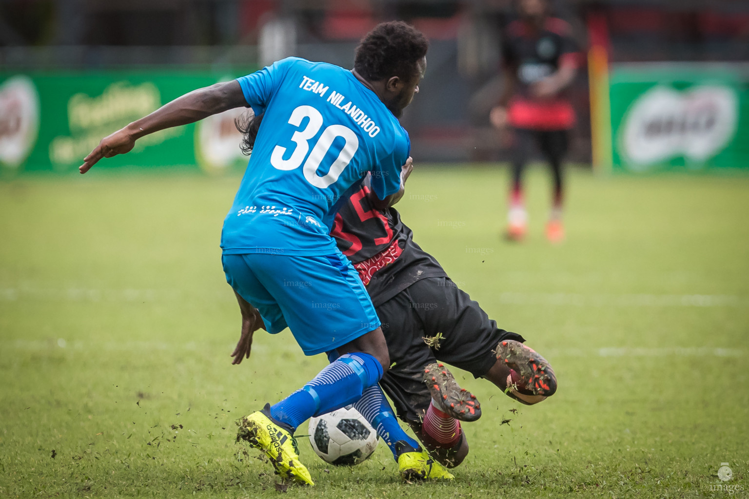 Dhiraagu Dhivehi Premier League 2018 - Nilandhoo vs Foakaidhoo in Male, Maldives, Thursday November 29, 2018. (Images.mv Photo/ Ismail Thoriq)