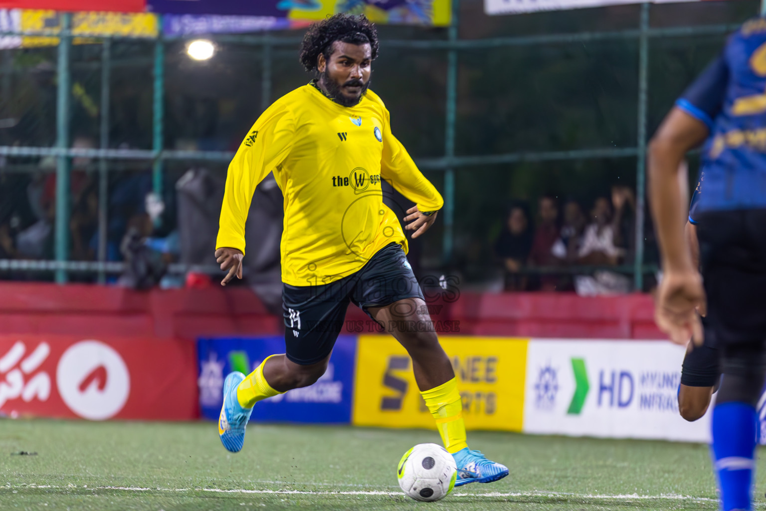 M Dhiggaru vs M Kolhufushi in Day 22 of Golden Futsal Challenge 2024 was held on Monday , 5th February 2024 in Hulhumale', Maldives
Photos: Ismail Thoriq / images.mv