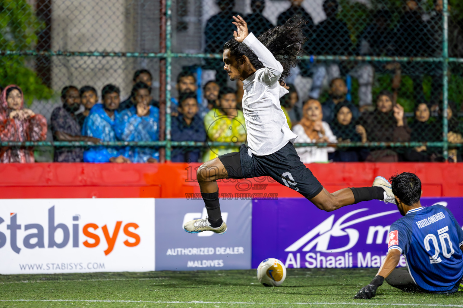 Th Hirilandhoo vs Th Omadhoo in Atoll Round Semi Final on Day 22 of Golden Futsal Challenge 2025 was held on Sunday , 26th January 2025, in Hulhumale', Maldives.
Photos: Ismail Thoriq / images.mv