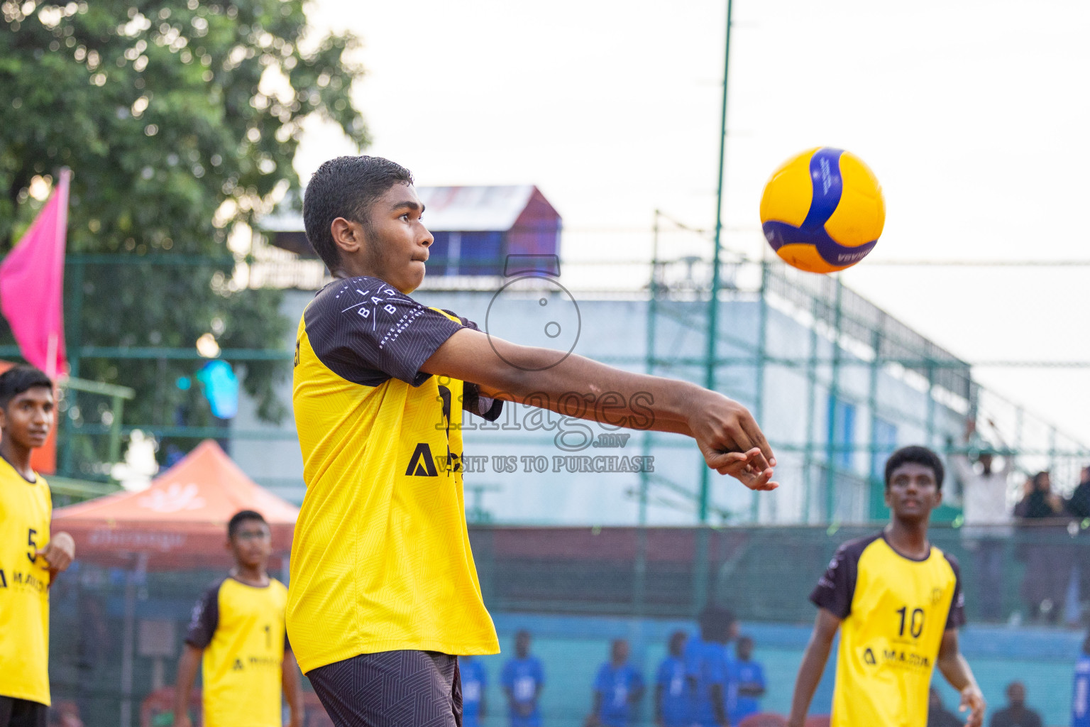 Day 5 of Interschool Volleyball Tournament 2024 was held in Ekuveni Volleyball Court at Male', Maldives on Wednesday, 27th November 2024.
Photos: Ismail Thoriq / images.mv