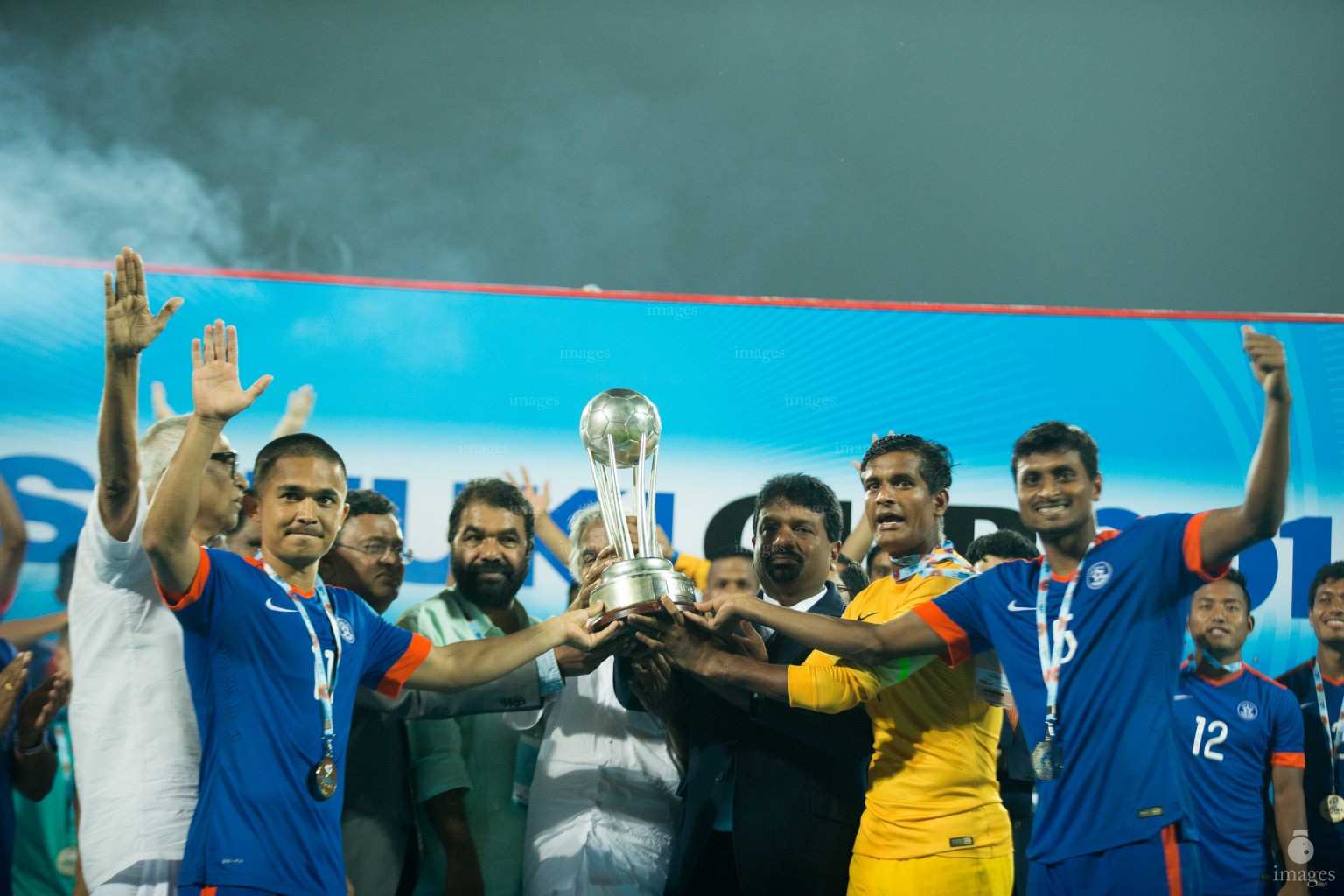 Indian players celebrates their win against Afghanistan in the final of the SAFF Suzuki Cup 2015  held in Thiruvananthapuram, India, Sunday, January. 03, 2015.    (Images.mv Photo/ Hussain Sinan).