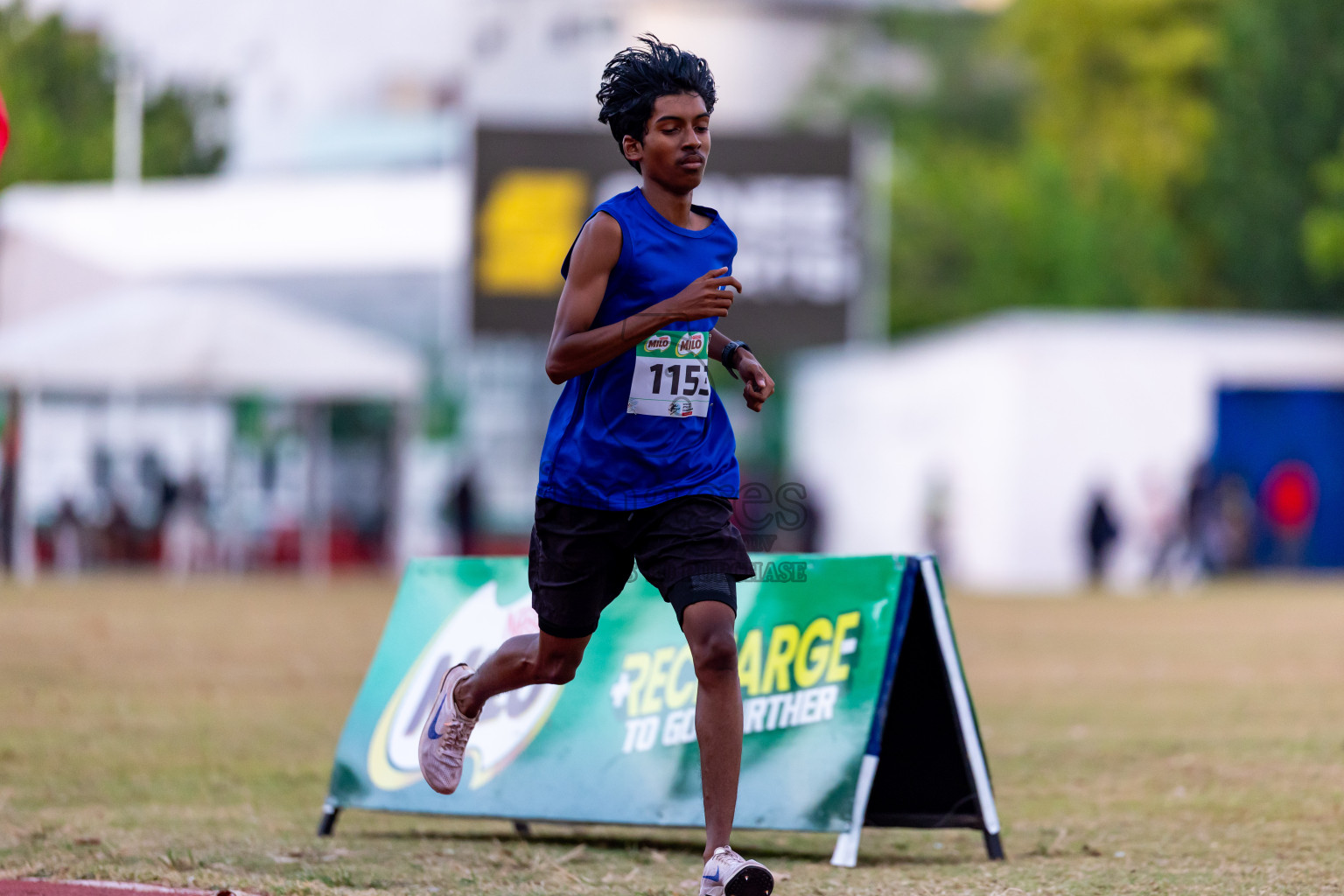 Day 1 of Inter-school Athletics Championship 2025 held in Ekuveni Synthetic Track, Male', Maldives on Monday, 06th October 2025. Photos by: Nausham Waheed / Images.mv
