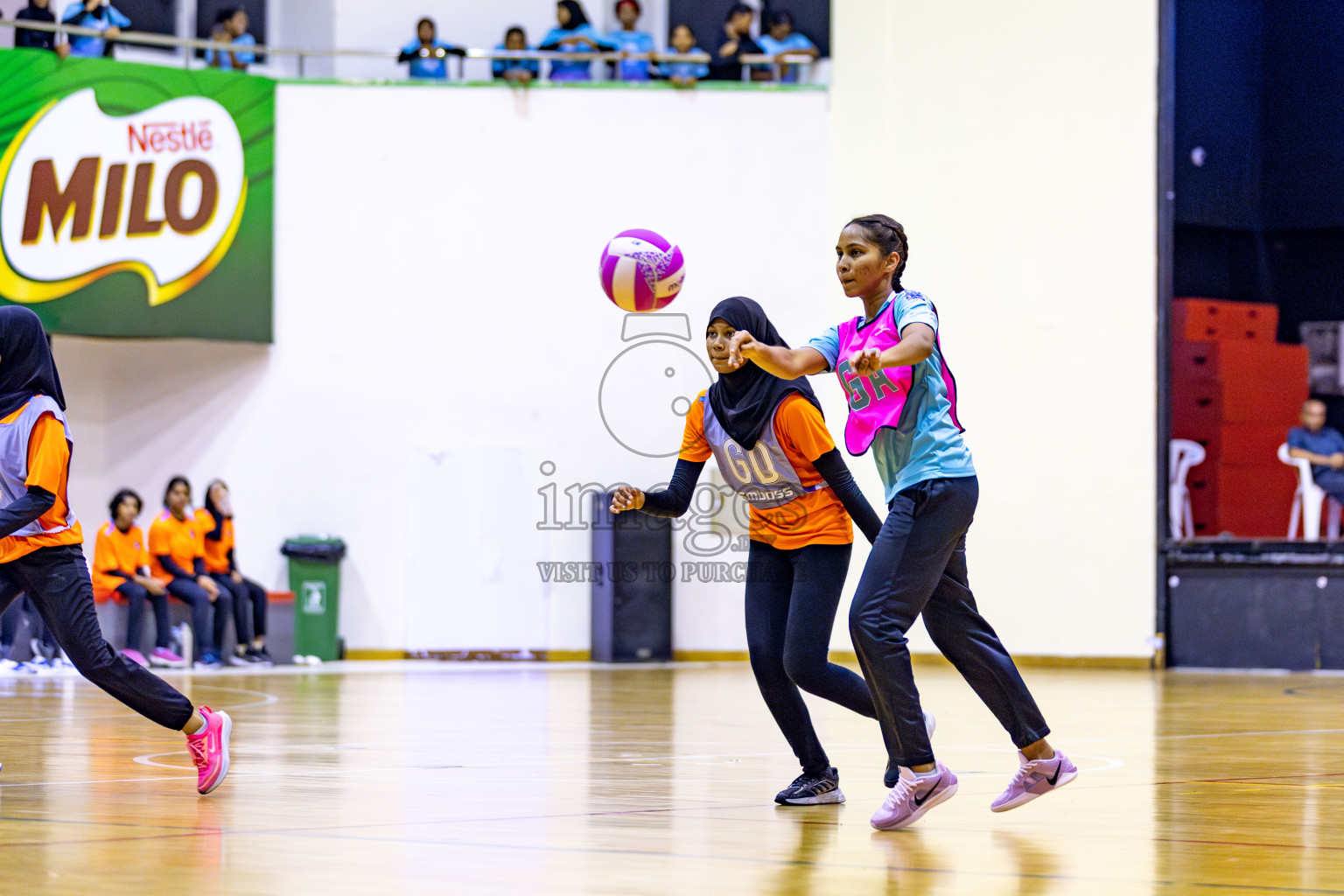 Invicto Sports Club vs MV Netters in Division 2 of National Netball Tournament 2025 held in Ekuveni Netball Court at Male', Maldives on Saturday, 24th May 2025. Photos: Hassan Simah / images.mv