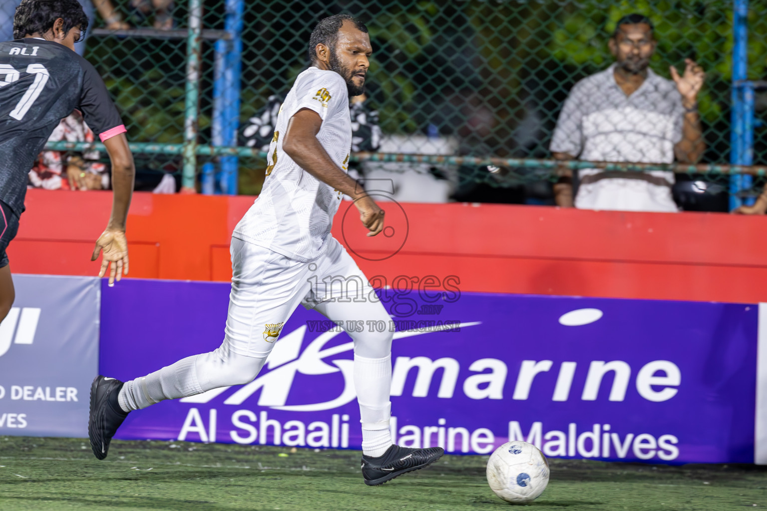 Lh Kurendhoo vs Lh Olhuvelifushi in Day 15 of Golden Futsal Challenge 2025 was held on Sunday, 19th January 2025, in Hulhumale', Maldives. Photos: Ismail Thoriq / images.mv