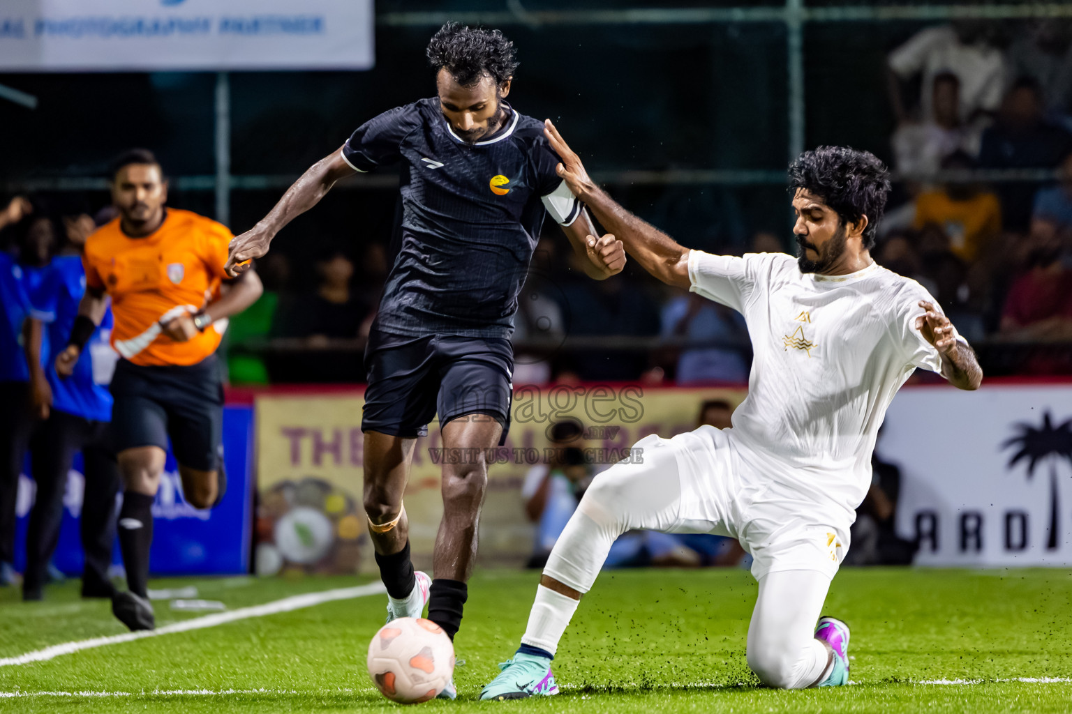 Arena vs Hawks in the Final of Milo Sector League 2025 was held in Rehendhi Futsal Ground, Hulhumale', Maldives on Tuesday, 18th November 2025. Photos: Nausham Waheed  / images.mv