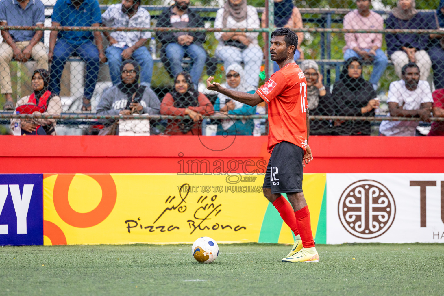AA. Feridhoo VS AA. Rasdhoo in Day 7 of Golden Futsal Challenge 2025 was held on Saturday, 11th January 2025, in Hulhumale', Maldives Photos: Hassan Simah / images.mv