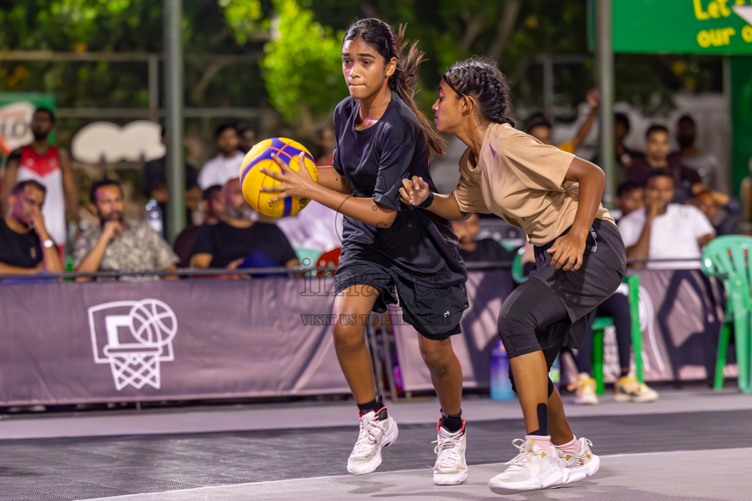 Final Day of MILO Ramadan 3x3 Challenge 2024 was held in Ekuveni Outdoor Basketball Court at Male', Maldives on Tuesday, 19th March 2024.
Photos: Ismail Thoriq / images.mv