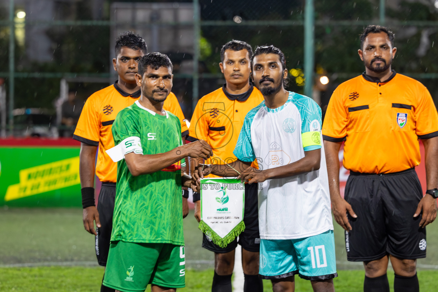 CLUB SDFC vs AGRI RC in Club Maldives Classic 2024 held in Rehendi Futsal Ground, Hulhumale', Maldives on Tuesday, 3rd September 2024. 
Photos: Mohamed Mahfooz Moosa / images.mv