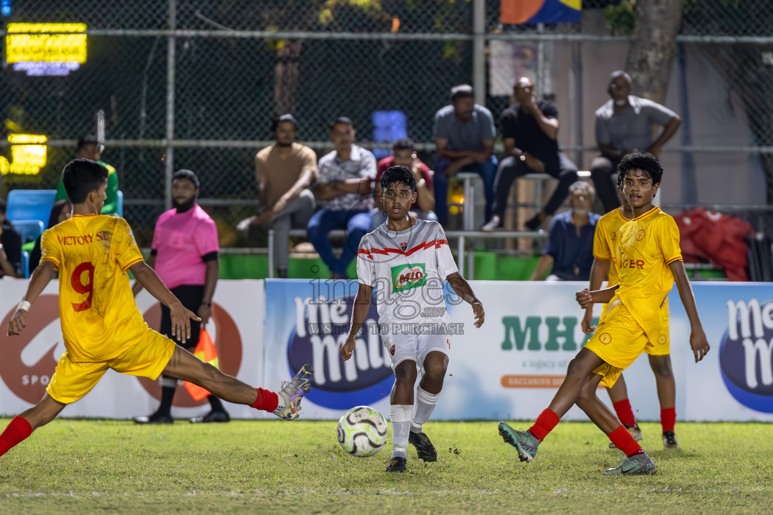 Day 10 of Dhivehi Youth League 2024 was held at Henveiru Stadium, Male', Maldives on Sunday, 15th December 2024.
Photos: Ismail Thoriq / Images.mv