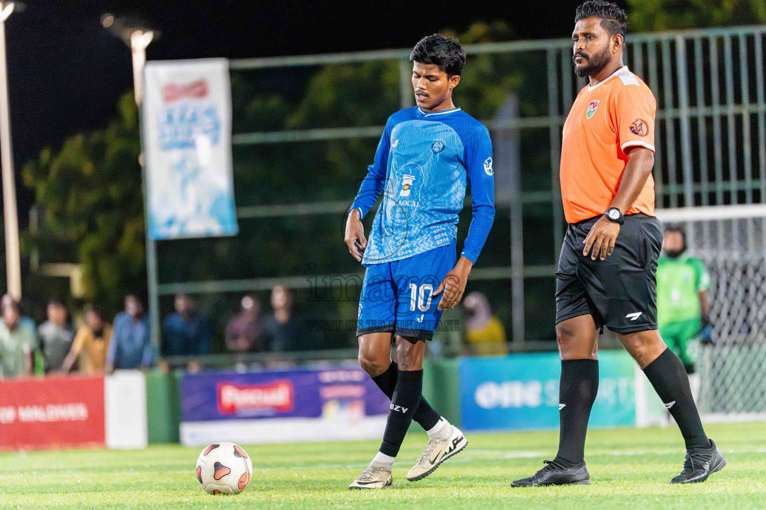 Goalhians VS Foemathi in Day 4 - Fonadhoo Youth Futsal Challenge 2025 held in Fonadhoo Futsal Stadium, L. Fonadhoo, Maldives on Wednesday, 29th October 2025 Photos: Arif Rasheed / images.mv