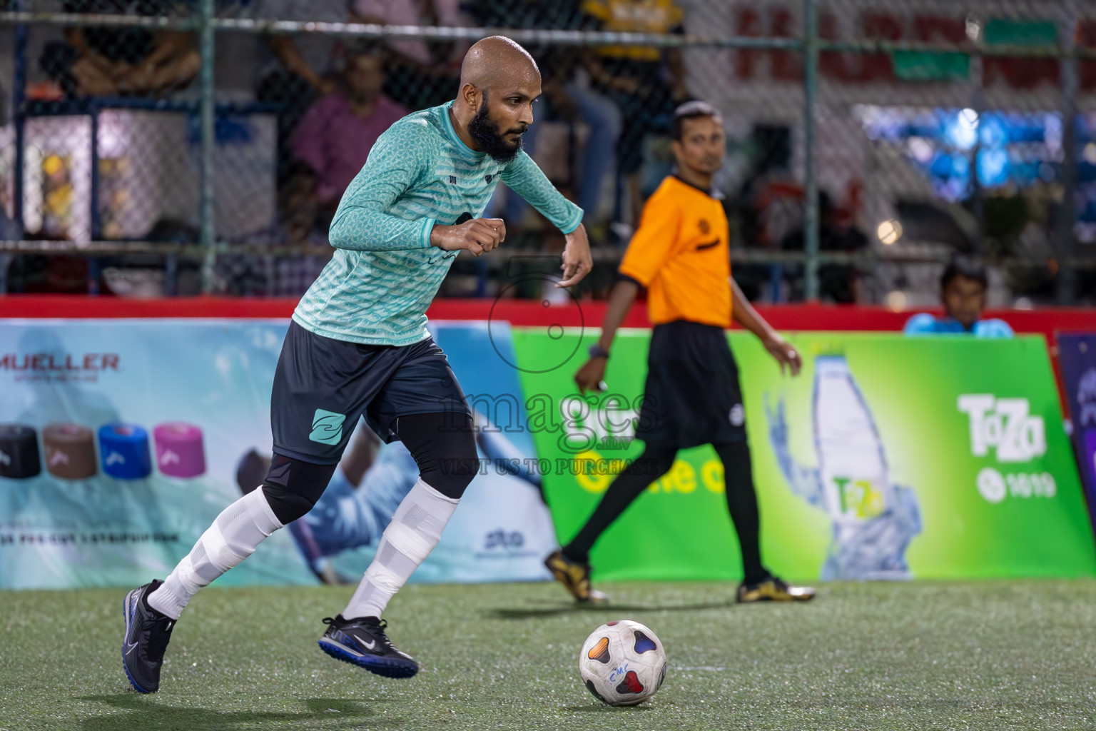 Team Dharumavantha vs Hiya Club in Club Maldives Classic 2024 held in Rehendi Futsal Ground, Hulhumale', Maldives on Sunday, 8th September 2024. 
Photos: Ismail Thoriq / images.mv